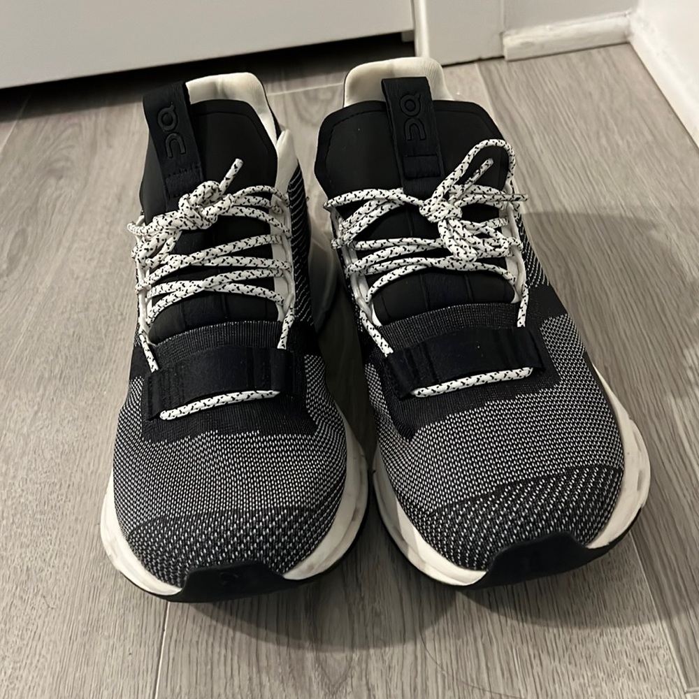 On Cloud CloudNova, Size 9, Worn twice